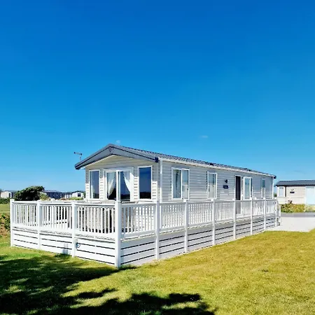 Cornwall Caravan Retreat, Near Perranporth, 3 Bedroom *