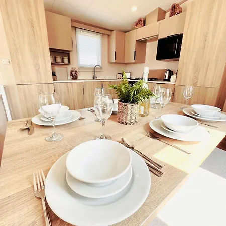 Cornwall Caravan Retreat, Near Perranporth, 3 Bedroom Tatil parkı New Quay