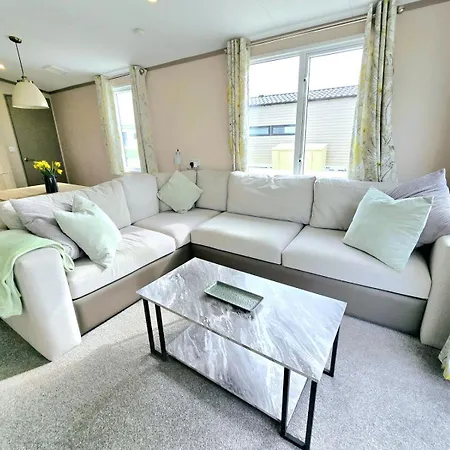 Cornwall Caravan Retreat, Near Perranporth, 3 Bedroom New Quay