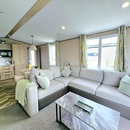 Cornwall Caravan Retreat, Near Perranporth, 3 Bedroom New Quay